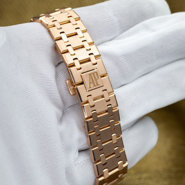 Audemars Piguet Royal Oak 15400OR.OO.1220OR.02 Image 3